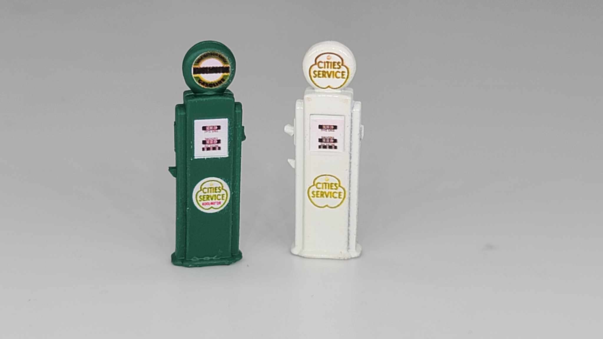 Deluxe Custom Gas Pump Cities Service (S Scale)