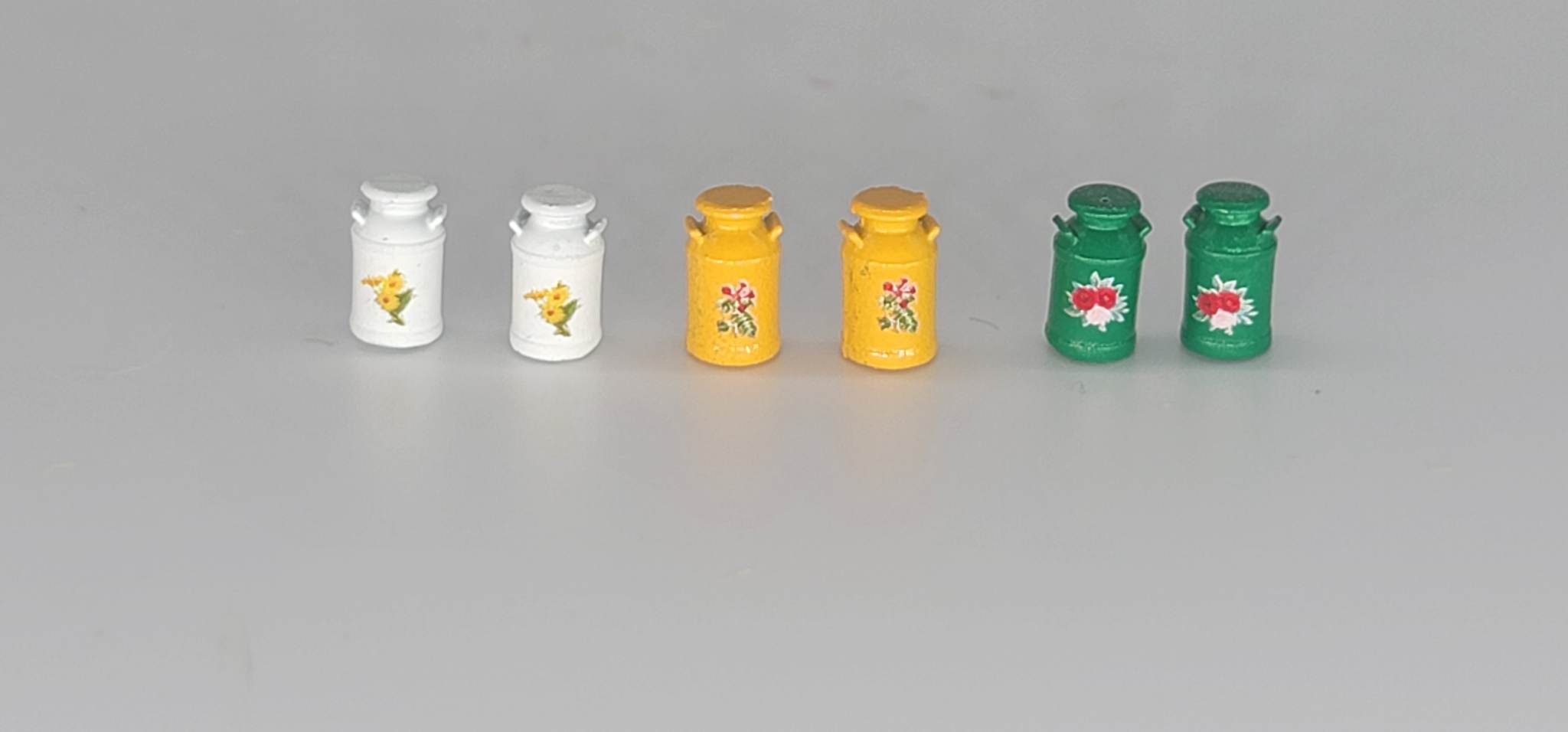 S Scale Color Decorated Mlik Cans (6)