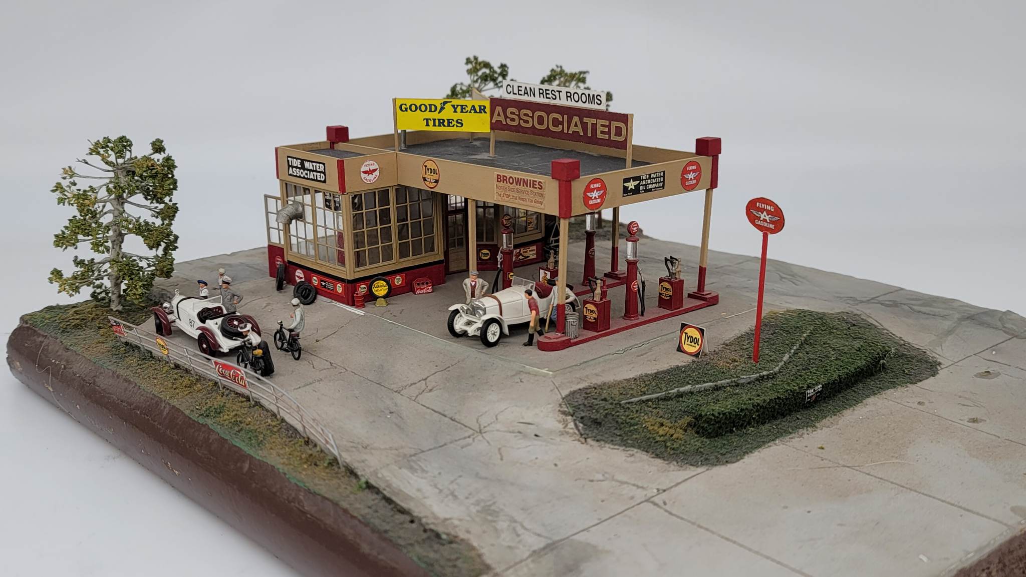 Brownie's Northside Service (HO Scale)