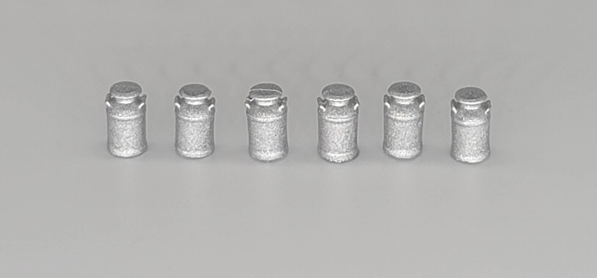 HO Scale Silver Milk Cans (6)
